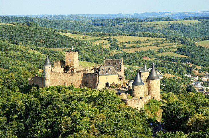 C:\Users\Esy\Desktop\luxembourg\luxembourg-bourscheid-castle.jpg