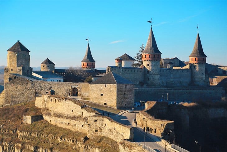 C:\Users\Esy\Desktop\Ukraine\ukraine-top-attractions-kamenets-podolsky-castle.jpg