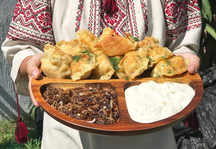 C:\Users\Esy\Desktop\Ukraine\ukraine-top-attractions-take-cooking-class-eat-dumplings.jpg