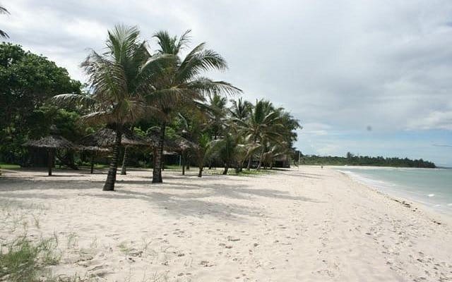 C:\Users\Esy\Desktop\kenya pix\diani-beach.jpg