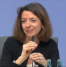C:\Users\Esy\Desktop\France\220px-(Laurence_Boone)_High-level_policy_panel_-_03_May_2018.jpg