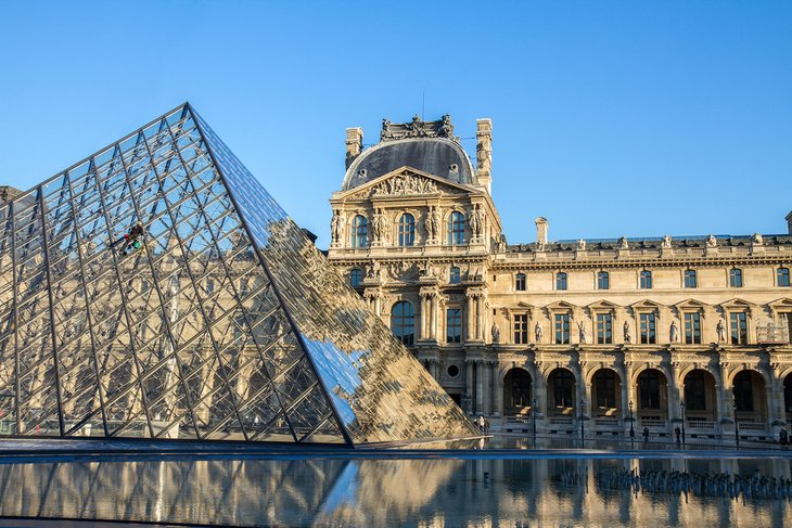 C:\Users\Esy\Desktop\France\france-top-attractions-musee-du-louvre.jpg