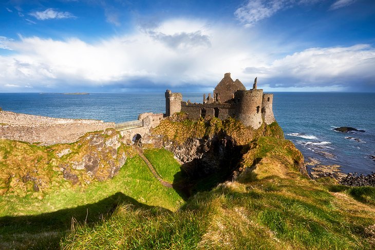 C:\Users\Esy\Desktop\Ireland\ireland-best-places-to-visit-coleraine-dunluce-castle.jpg