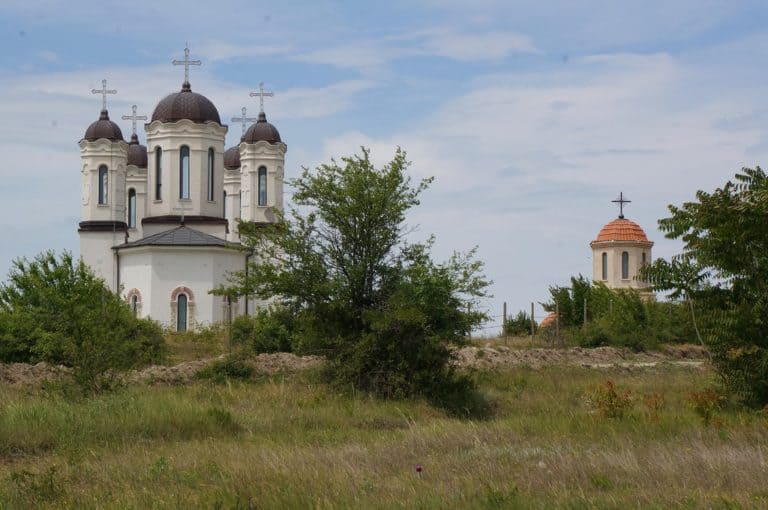 C:\Users\Esy\Desktop\Moldova\Codru-Monastery-Moldova-768x510.jpg