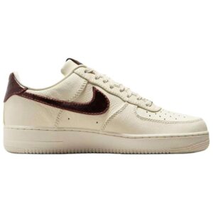 Nike IH7332-001 - EU 43